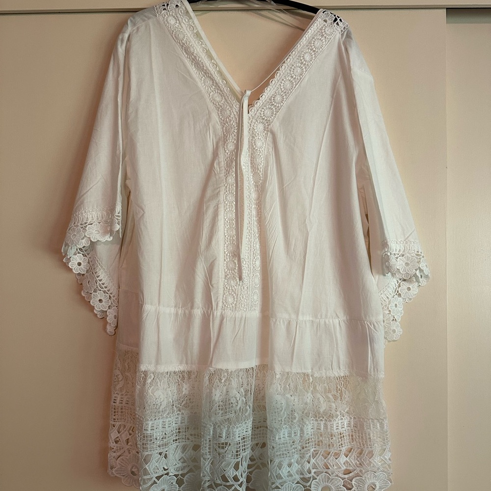 Indigo Thread White Lace Top